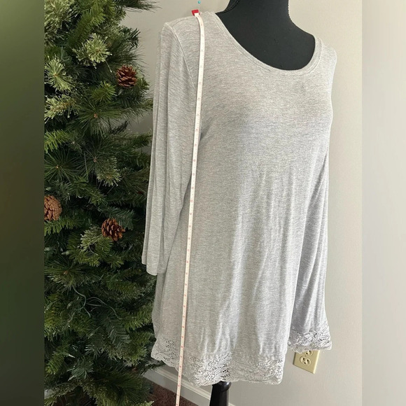 ZENANA PREMIUM L 3/4 sleeve Gray Tunic with Lace Trim - Picture 4 of 9